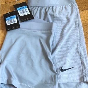 NWT Nike Golf Size M Golf Skirt/Spandex Set (Grey)